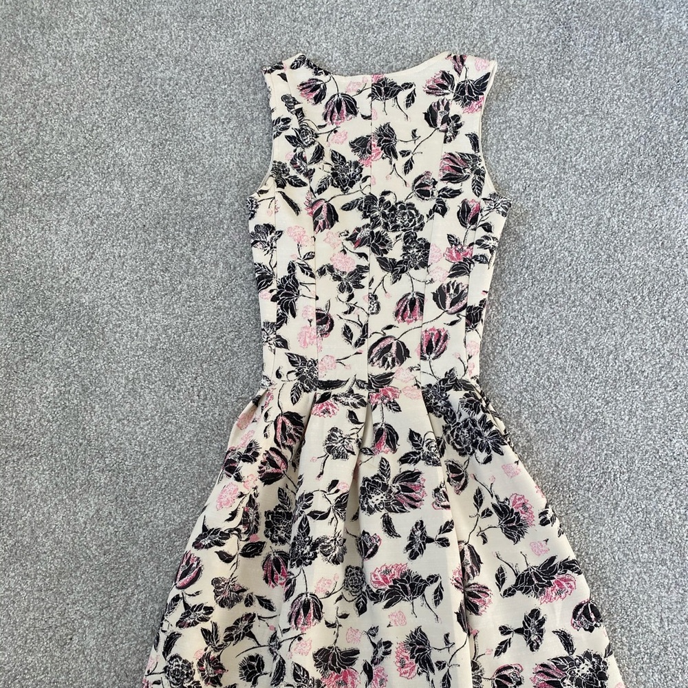 Sleeveless stretch sundress